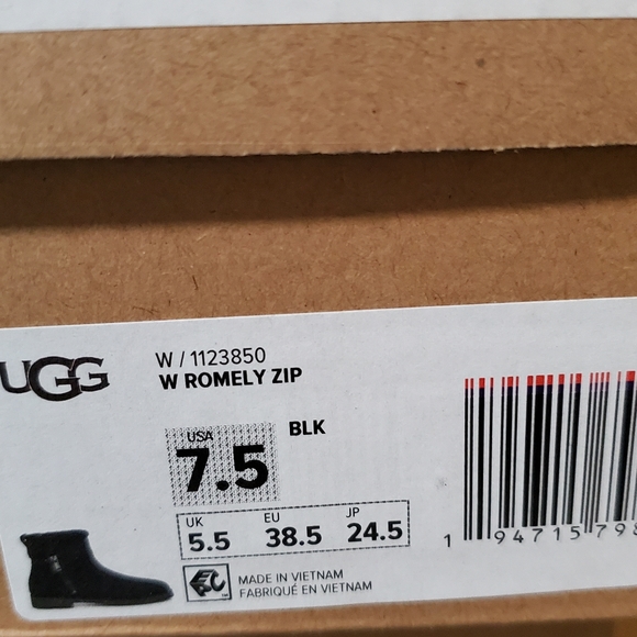 New UGG Romely Black Fur Zip Ankle Boots - Picture 9 of 10